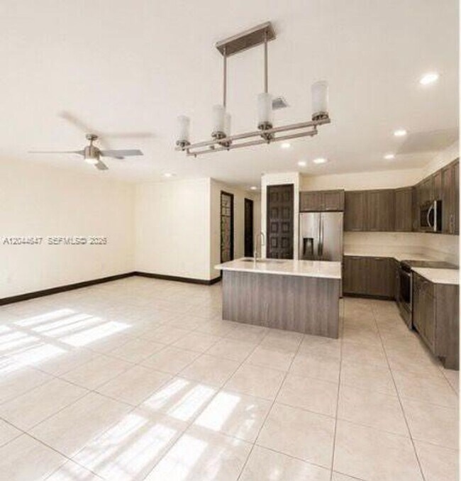 Foto del edificio - 15668 NW 91st Ct