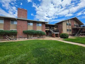 Building Photo - 4955 Moorhead Ave