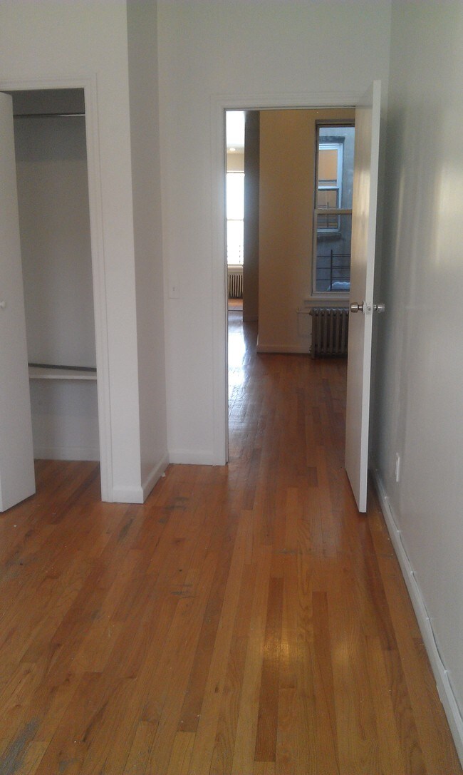  - 53-30 35th St