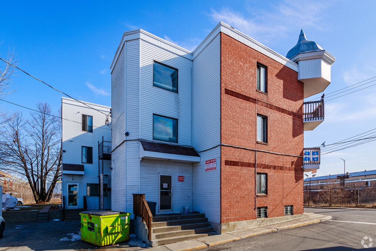 Building Photo - 464 Boul Saint-Joseph