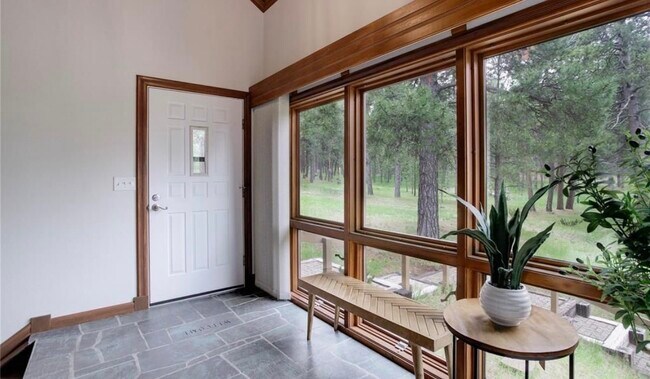 Foto del edificio - 14810 Herring Rd