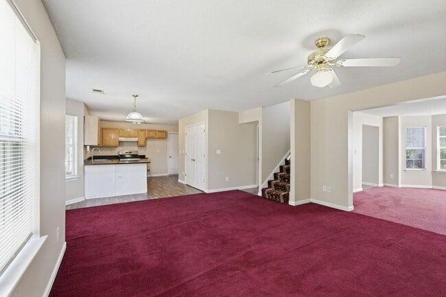 Building Photo - 589 Wren Walk