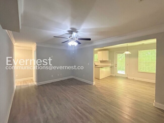 Foto del edificio - Modern 3-Bedroom Home in a Walkable, Bike-Friendly Community / Pet Friendly