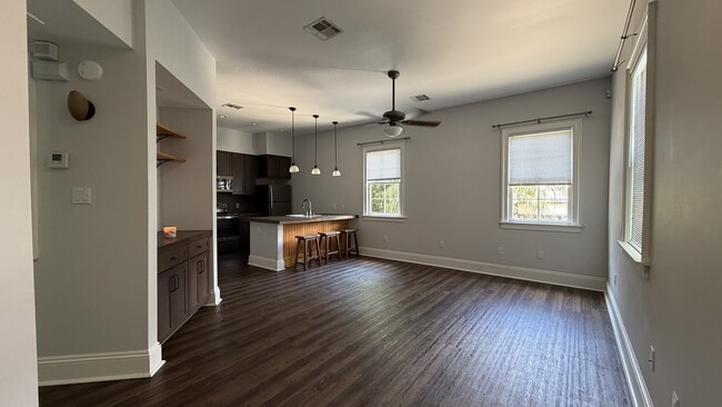 Building Photo - 6204 S Rocheblave St
