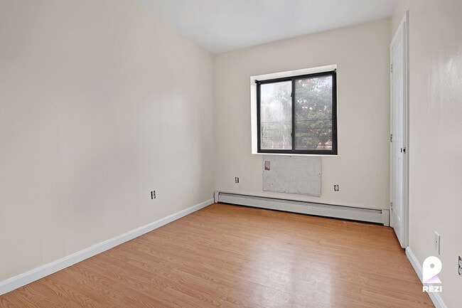 Building Photo - 1076 Broadway