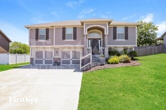 Building Photo - 803 E 13th Terrace