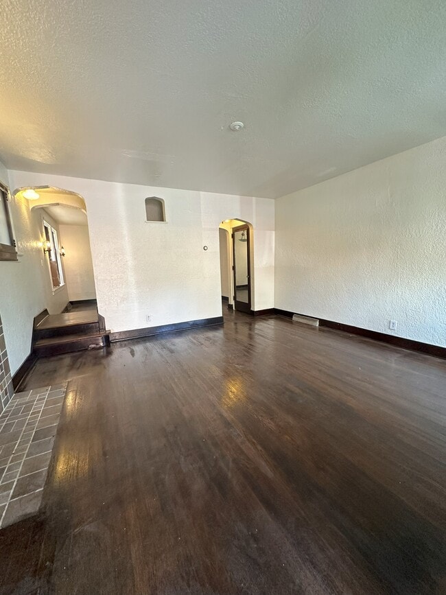 Building Photo - 330 Lavina Ave