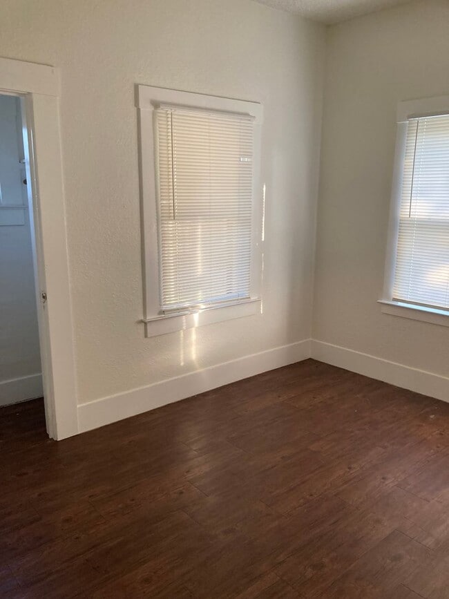 Building Photo - Vintage Charm Meets Comfortable Living – 3 BR 2 Bath/with Office space