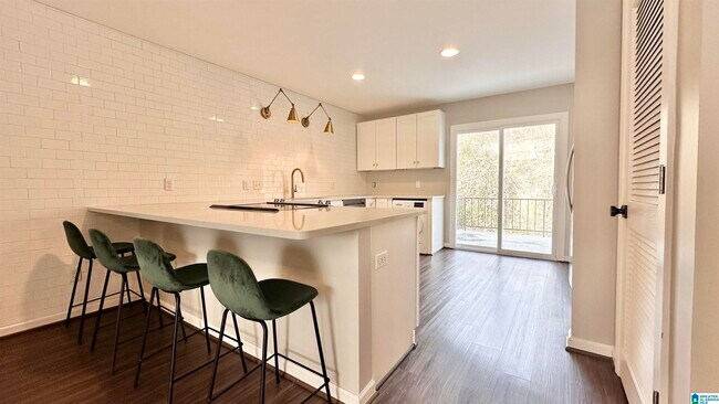 Building Photo - 3421 Sandner Ct