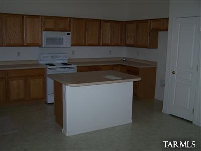 Building Photo - 3 Bedroom Continental Ranch