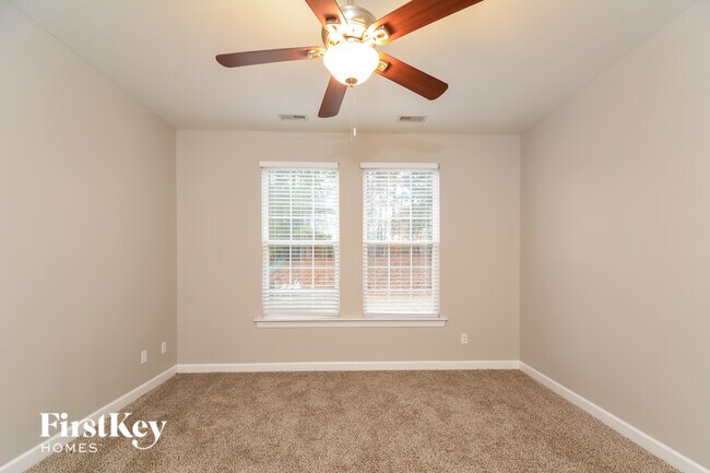 Foto del edificio - 2123 Gillwell Ln