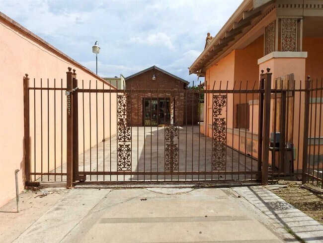 Foto del edificio - 605 Hidalgo St