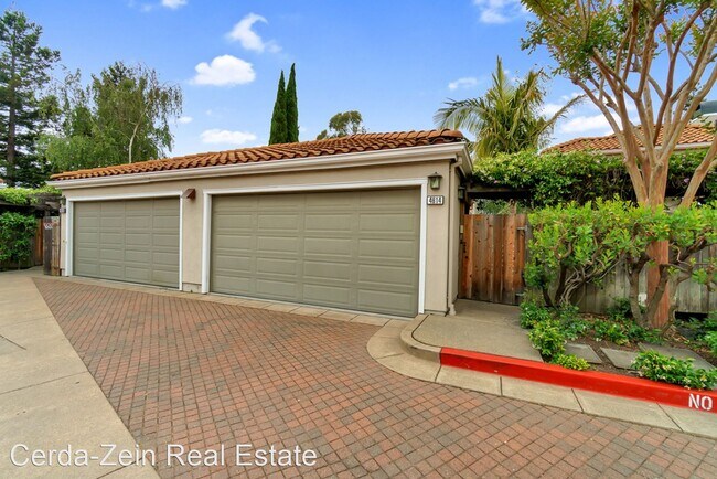 Building Photo - 3 br, 2.5 bath House - 4614 Redwood Rd.