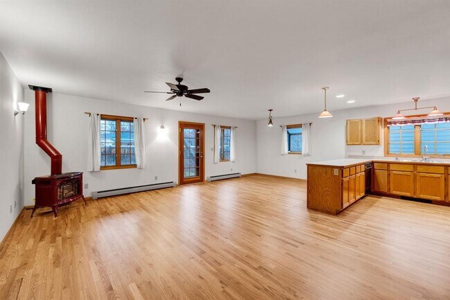 Building Photo - Great 3br Home Near UM Available ASAP