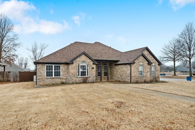 Foto del edificio - Beautiful and Spacious Home!