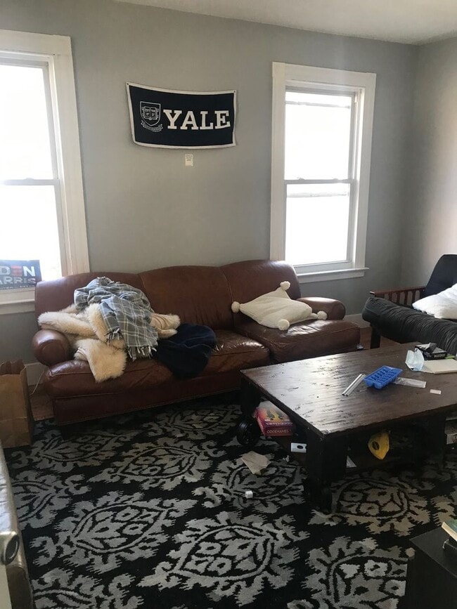 Foto del edificio - 229 Dwight St