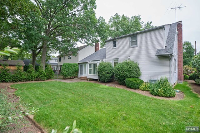 Building Photo - 74 Thornbury Ave