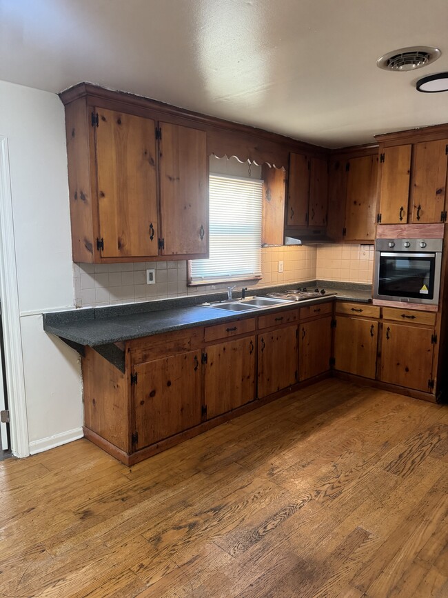 Building Photo - 507 Overbrook Dr