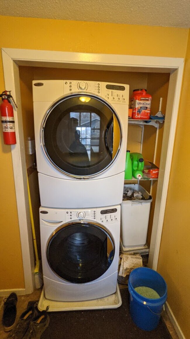 Building Photo - 118 Duplex