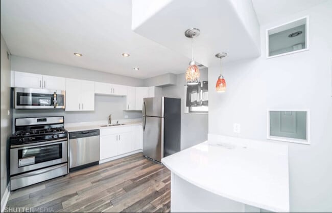 Building Photo - 3631 S 55th Ct