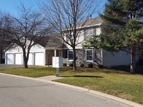 Building Photo - 320 Newport Ln