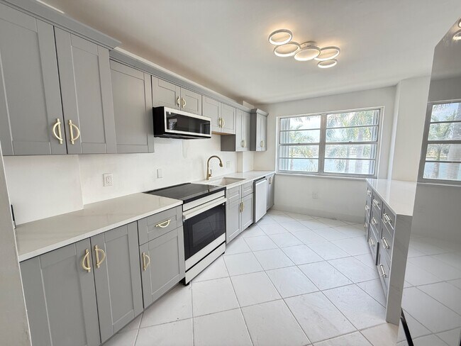 Foto del edificio - 2801 NE 183rd St