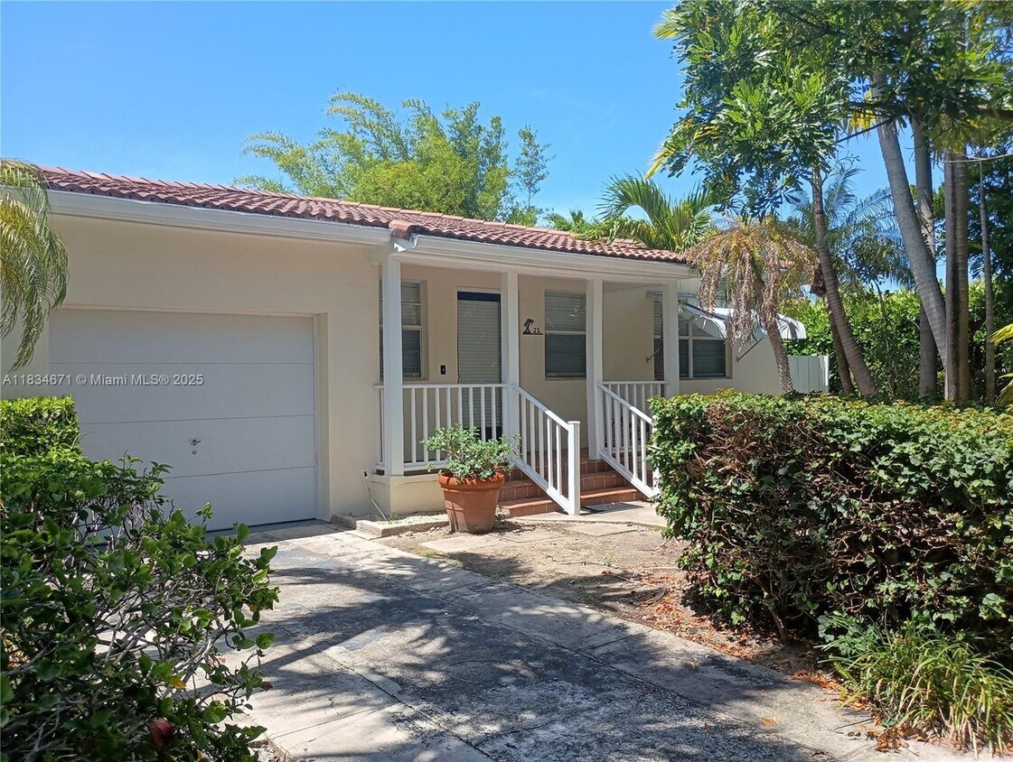 Building Photo - 1225 S Biscayne Point Rd