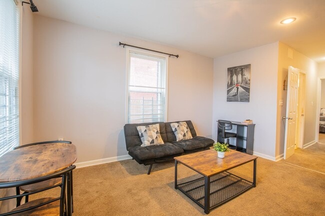 Building Photo - Cozy 2 BR/1 BA Apartment in Congress Heights!