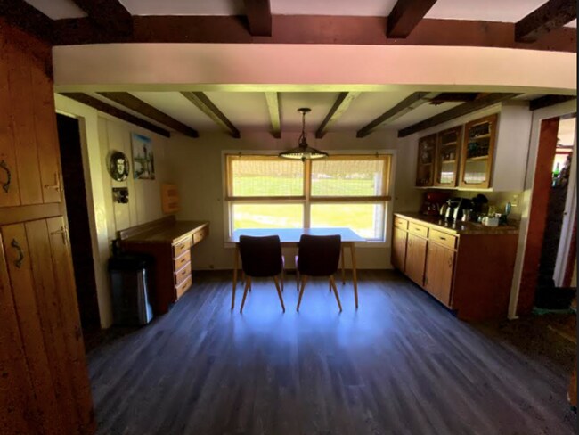 Building Photo - "The CABIN," 3 bed, 1 bath home with huge ...