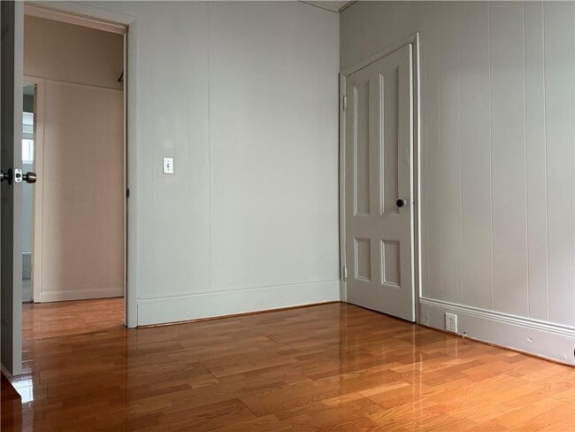 Foto del edificio - 50 E Transit St