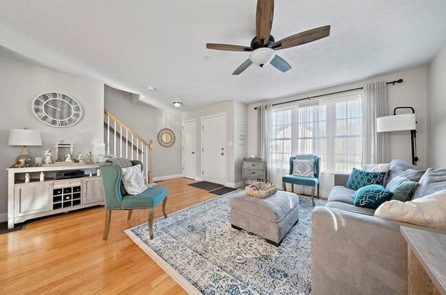 Building Photo - 1 Paradise Ln