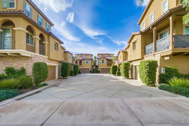 Building Photo - 8580 Old Stonefield Chase