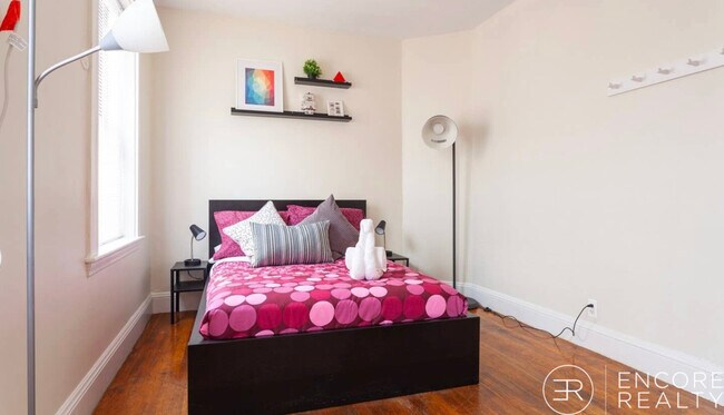 Foto del edificio - 1247 Beacon St