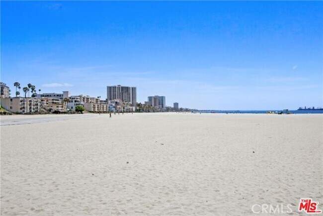 Building Photo - 700 E Ocean Blvd