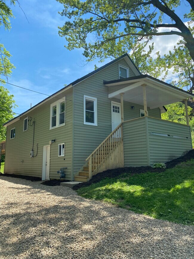 Casa de 3 habitaciones y 1 baño en South Corning por $1,350. - 41 Roberts Ave