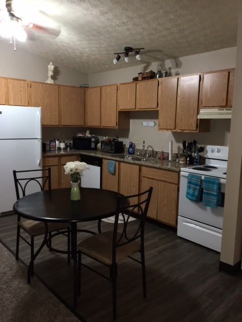 Garden Kitchen - Oak Valley Apartments