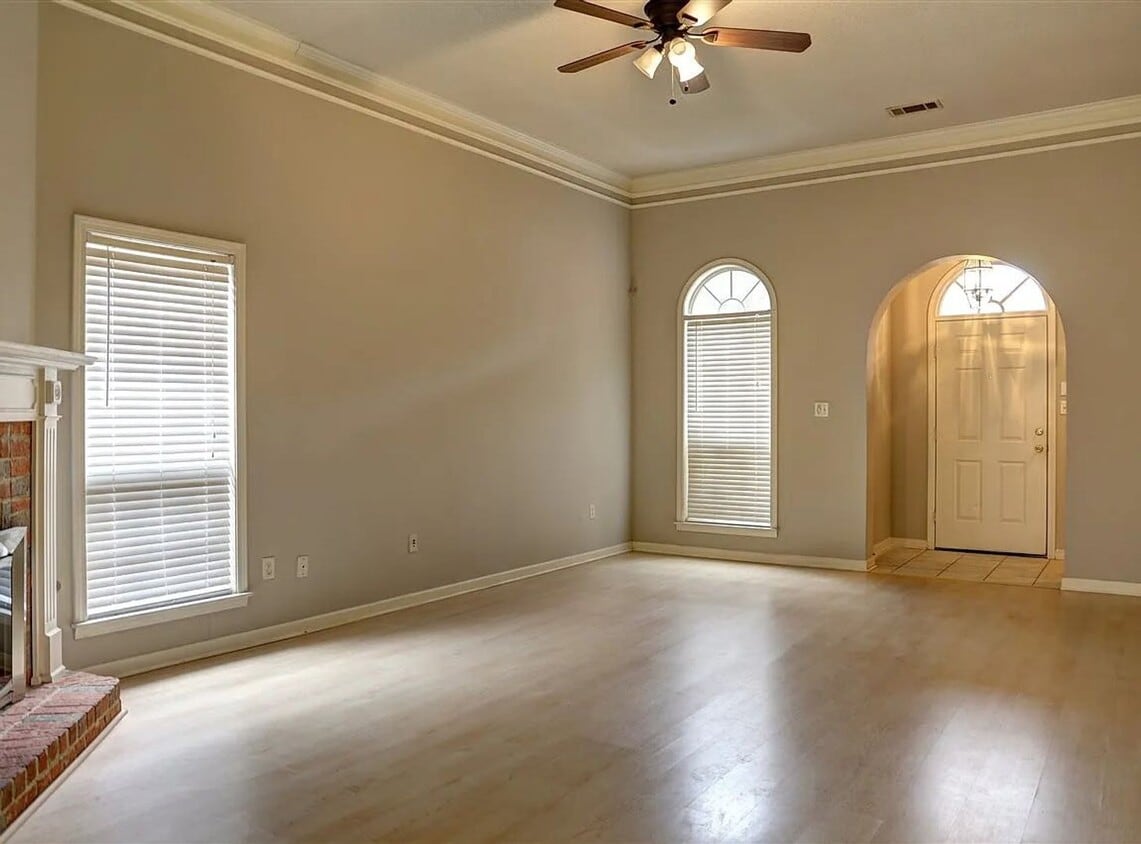 Building Photo - 8649 Eagle View Dr