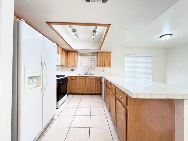 Building Photo - 1241 Pacific Terrace Dr