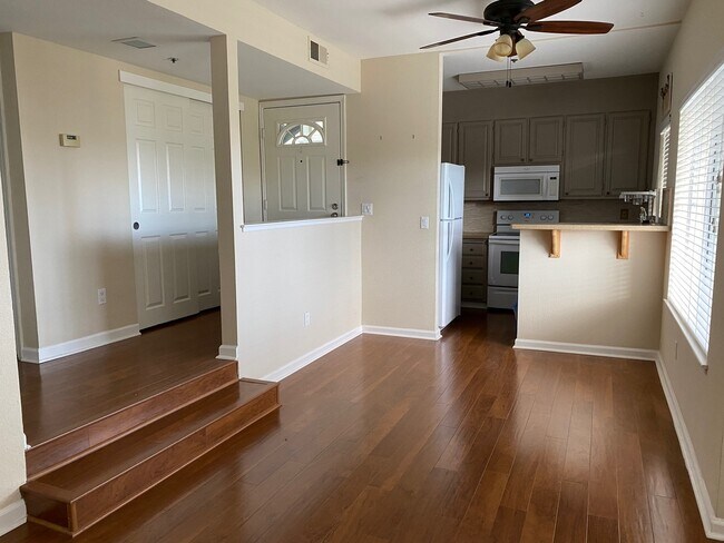 Building Photo - 735 Buchanan Street, Unit 107