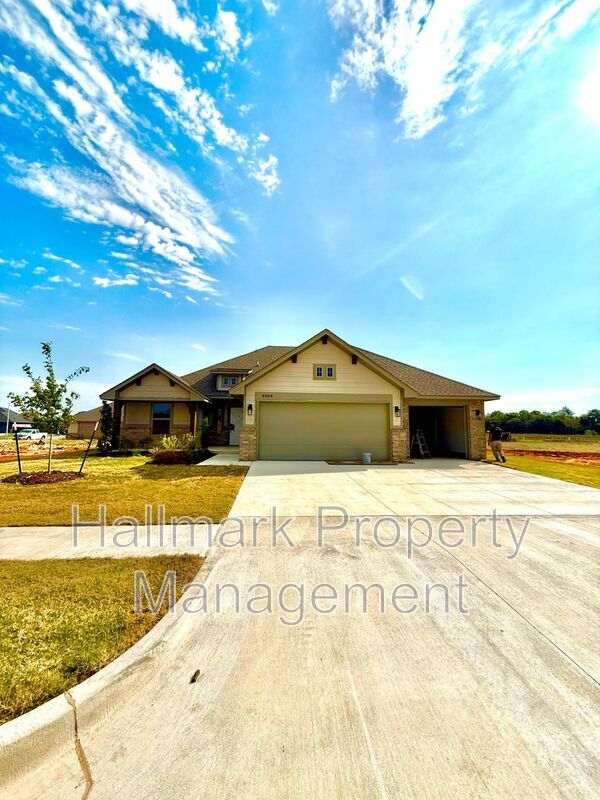 Foto principal - 4904 Vine Clf Rd