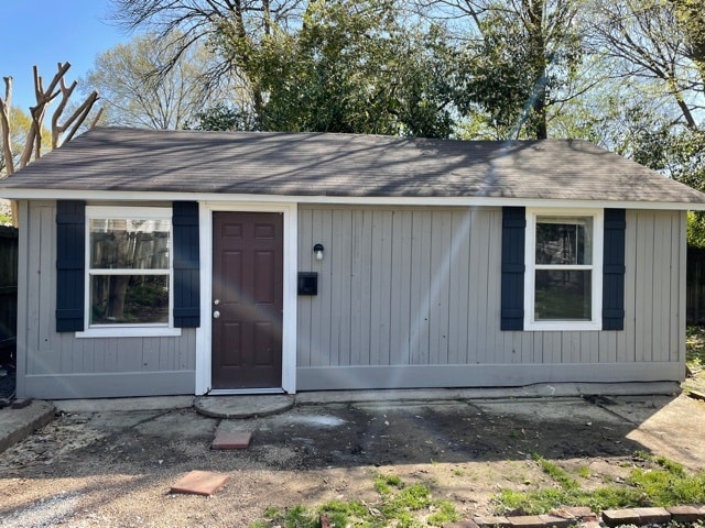 Building Photo - 2053 Linden Ave