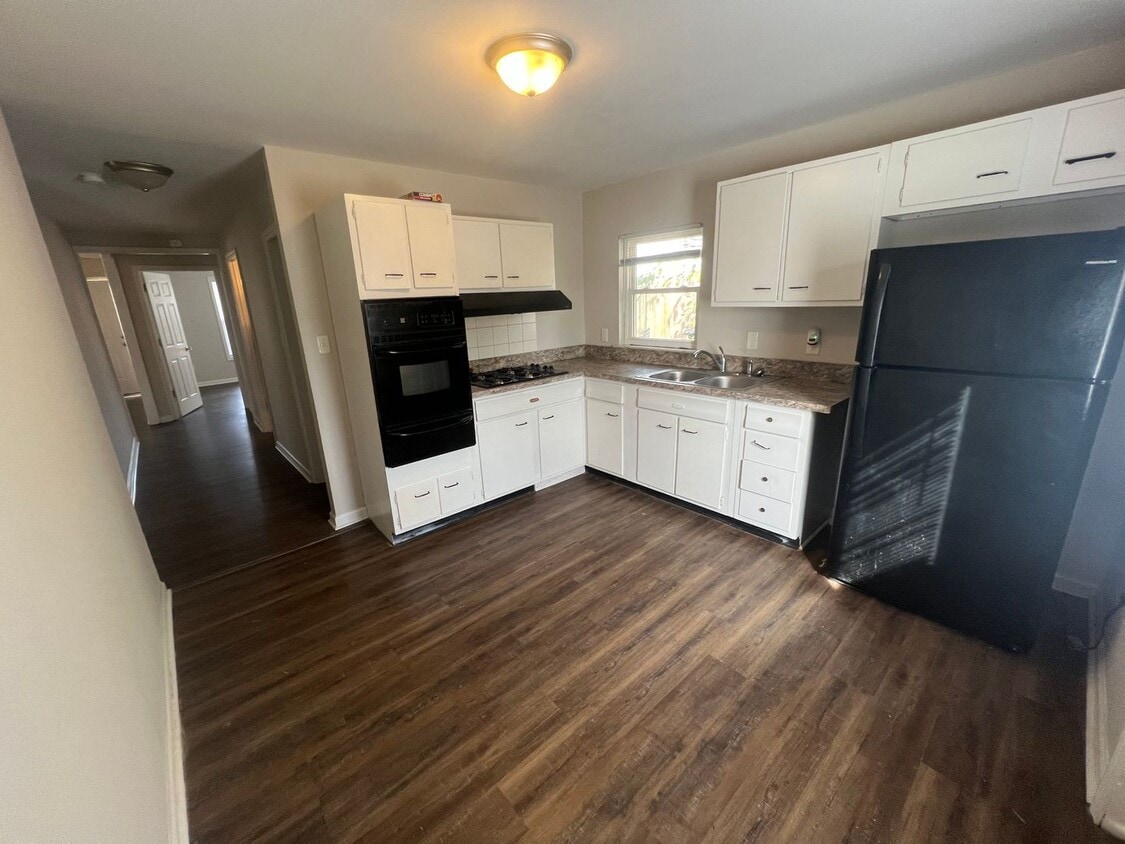 Foto principal - 410 Dallas Ave