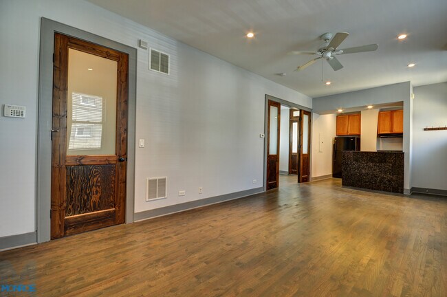 Foto del edificio - 1659 W. 21st St. / 2109 S. Paulina St.