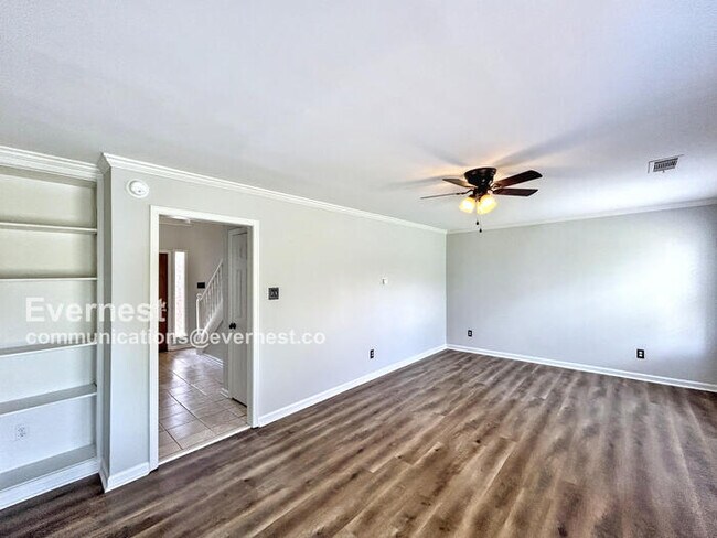 Foto del edificio - 5240 Shady Ridge Dr