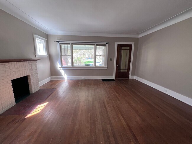 Foto del edificio - 256-258 Orchard Hill St SE