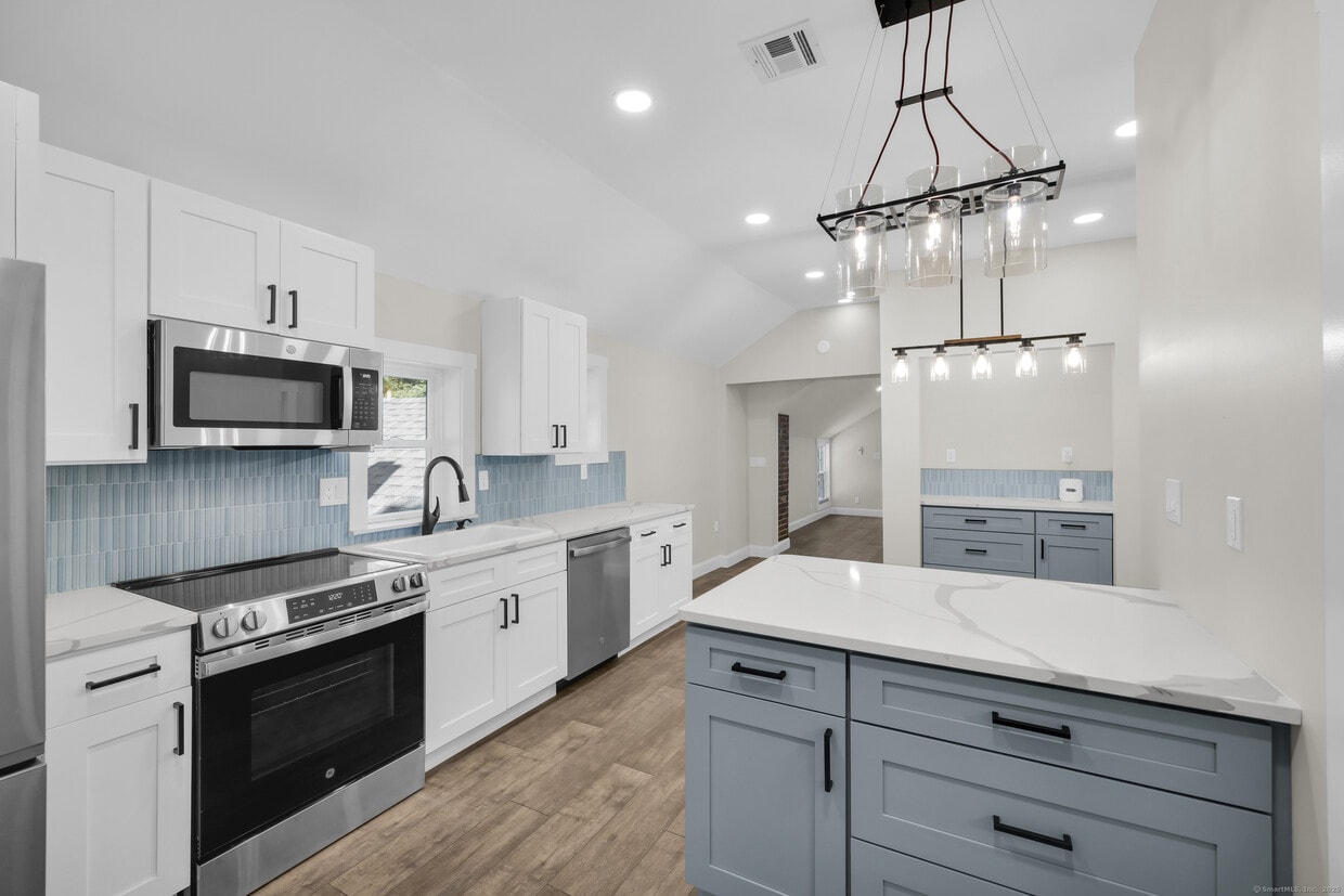 Primary Photo - 48 Water St