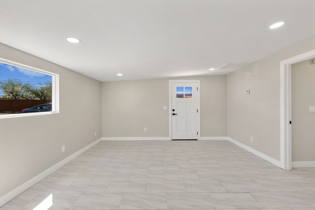 Building Photo - 1331 W Speedway Blvd