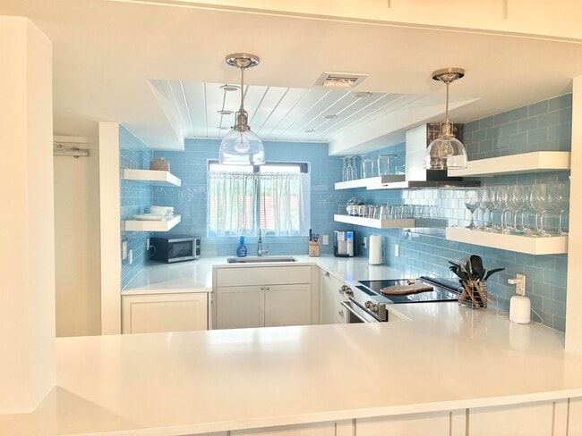 Foto del edificio - 420 Celestial Way