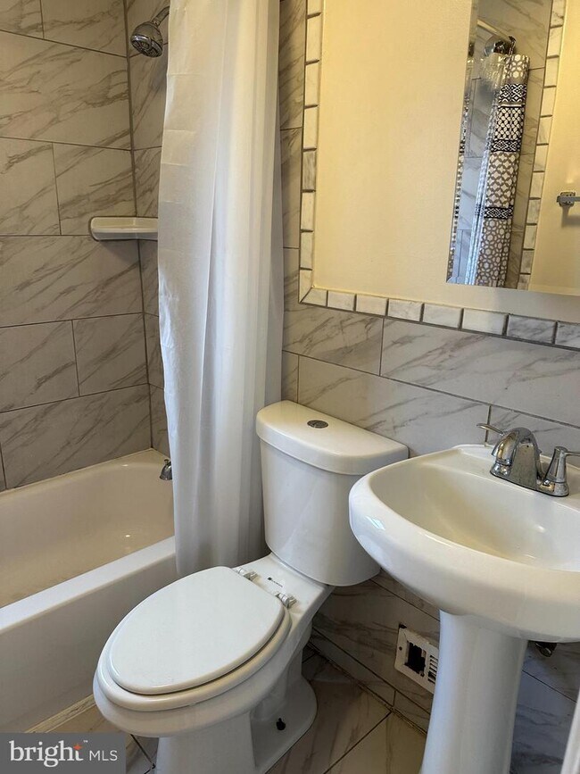 Foto del edificio - 401 Maple Ln