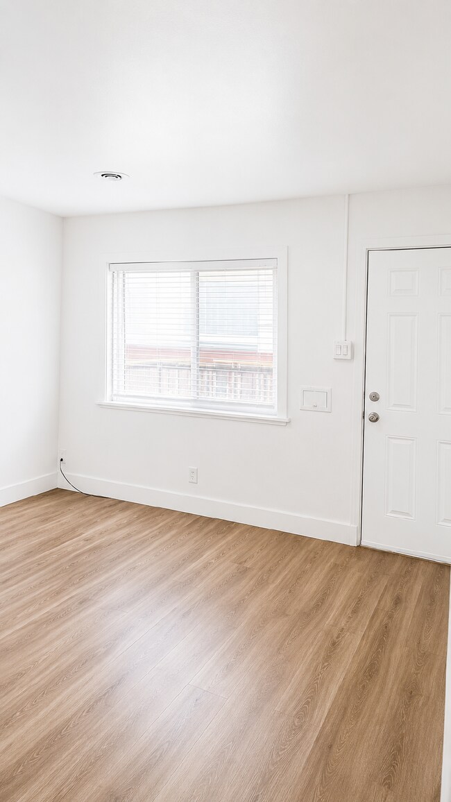 Foto del edificio - Updated 2-Bedroom Near Ruby Hill Park | Pet Friendly | Parking